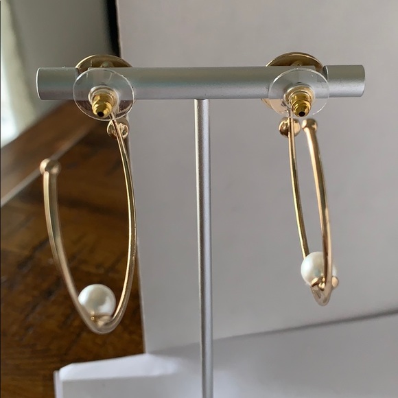 3/$10 NEW earrings gold pearl - Picture 4 of 5